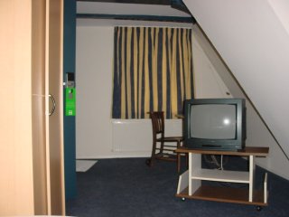 Kamer 4 aan de achterkant --het uitzicht is niet echt denderend--